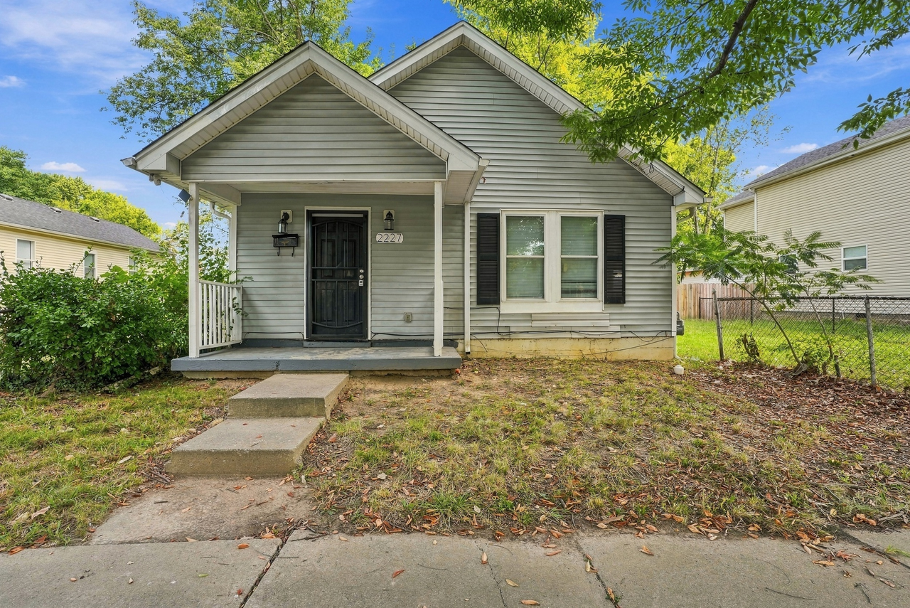 2227 Cedar St - Photo 3 of 19