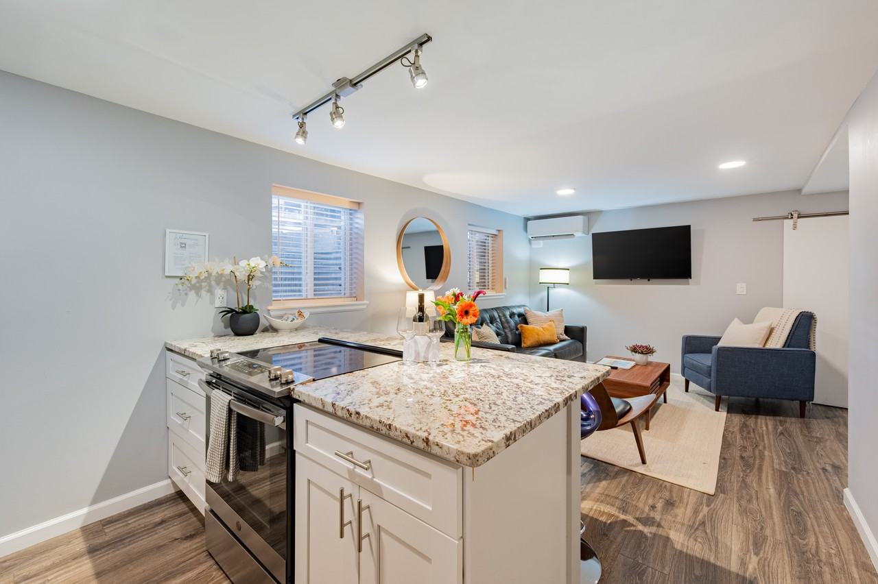 1256 N Washington St - Photo 4 of 13