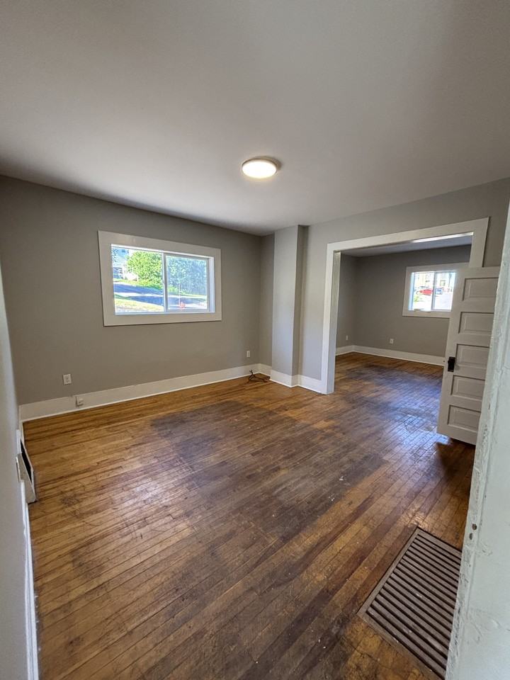 900 E Houghton Ave - Photo 4 of 12