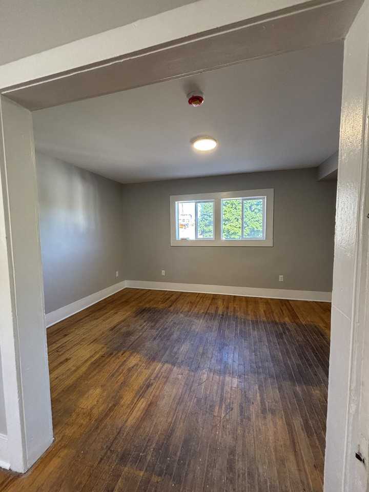 900 E Houghton Ave - Photo 5 of 12