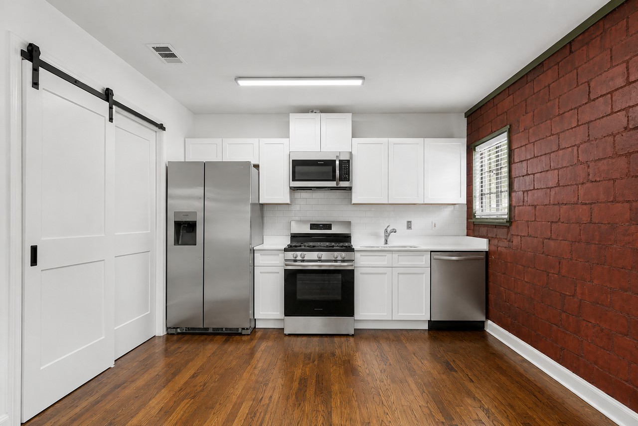 405 N Prairie Ave - Photo 4 of 12