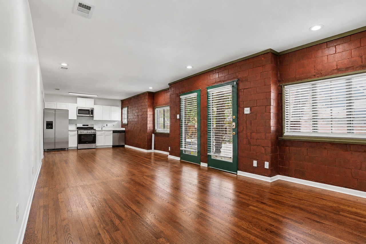 405 N Prairie Ave - Photo 5 of 12