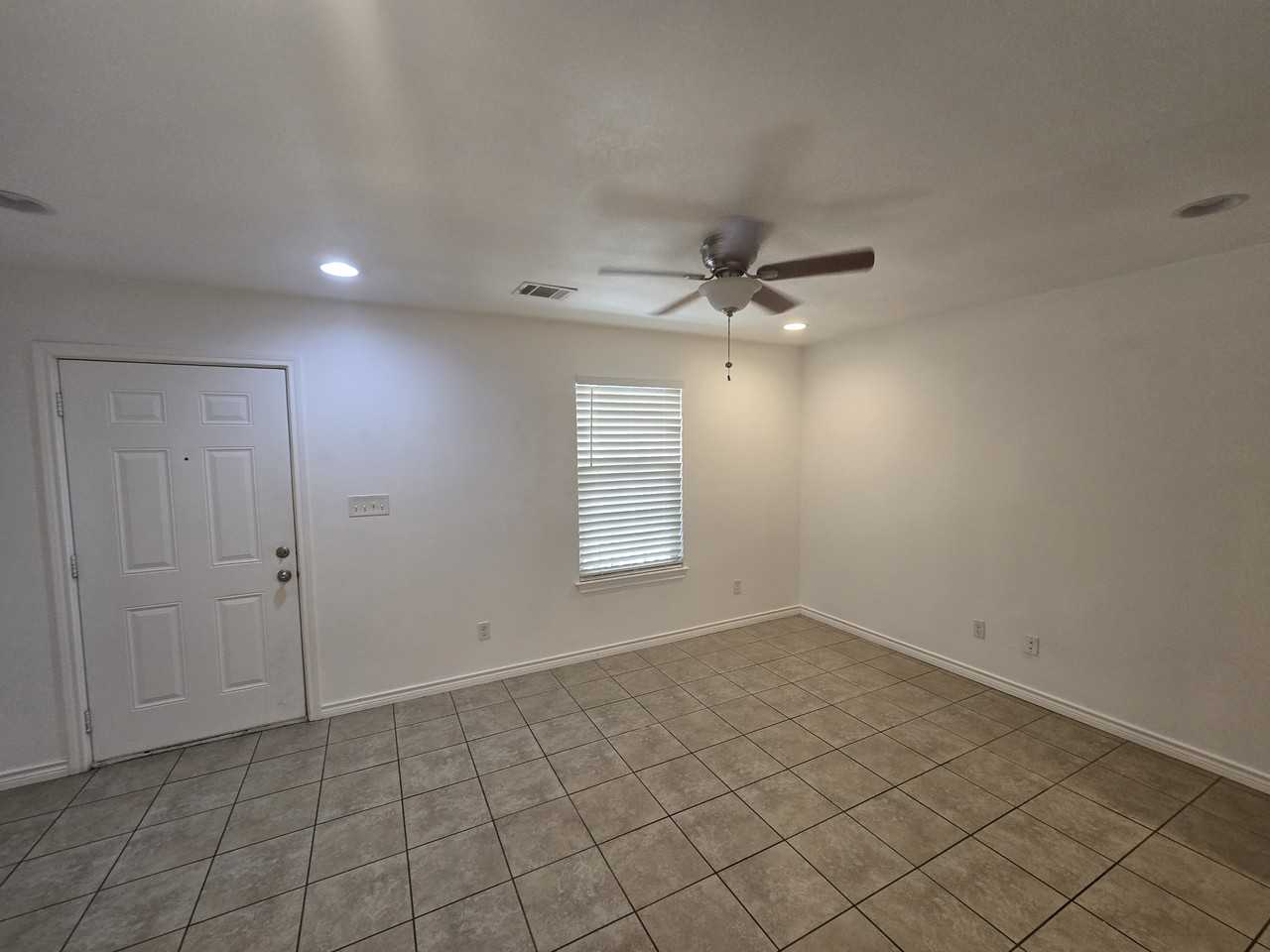 1703 E 16th St #B - Photo 6 of 13