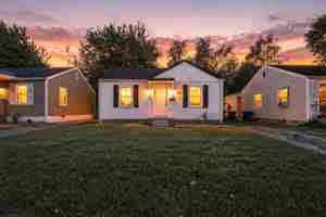 featured image of 2728 Algonquin Pkwy