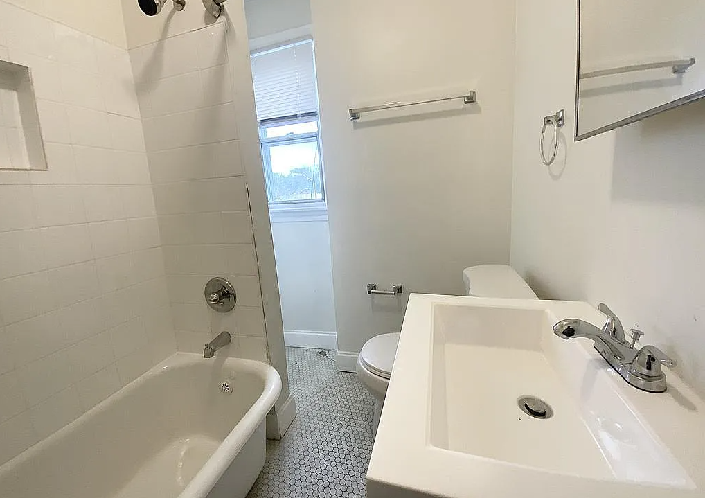 2 502X Belair Rd, #2 - Photo 7 of 15
