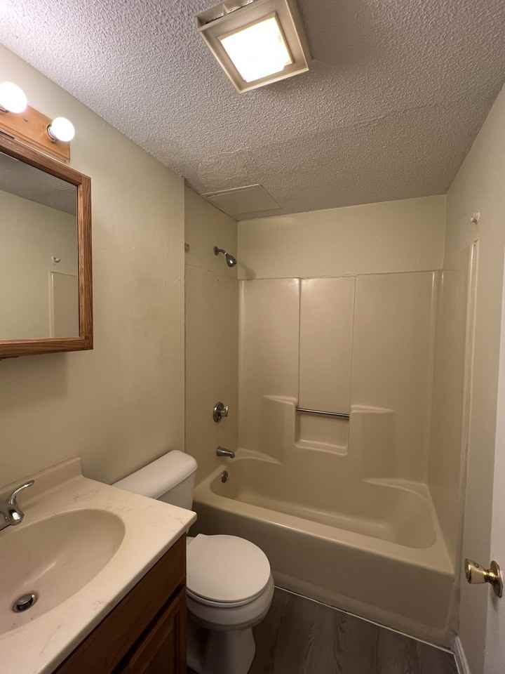 250 Spring Cir #202A - Photo 2 of 7