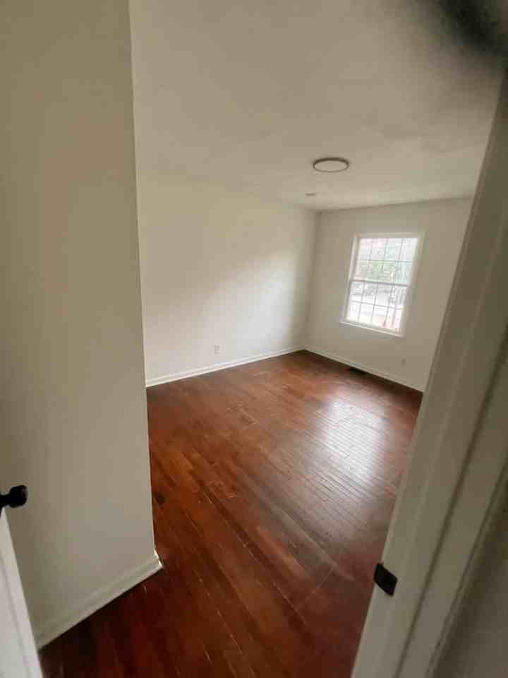 430 W Hill St - Photo 5 of 15