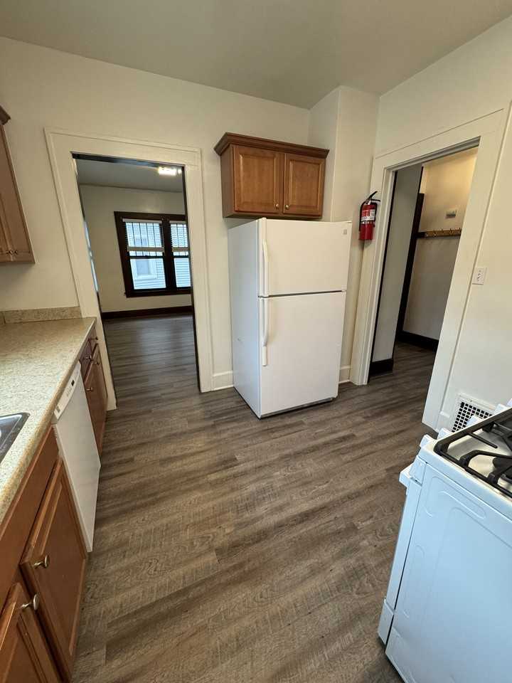 225 Church St - Photo 4 of 17
