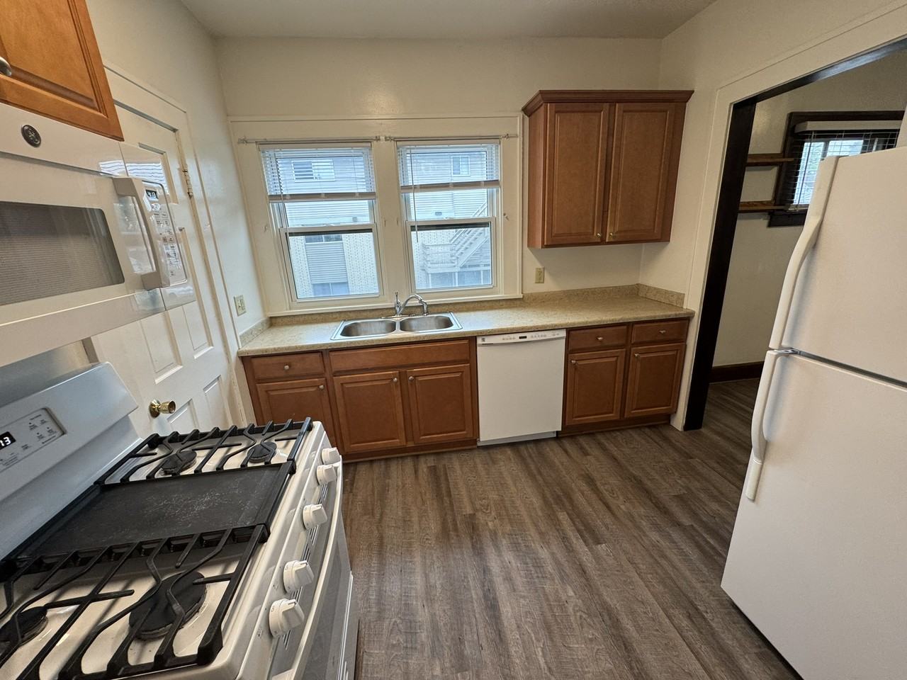 225 Church St - Photo 6 of 17