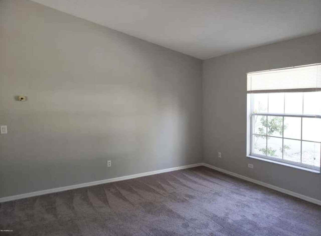 26 Lansing Ln - Photo 4 of 9