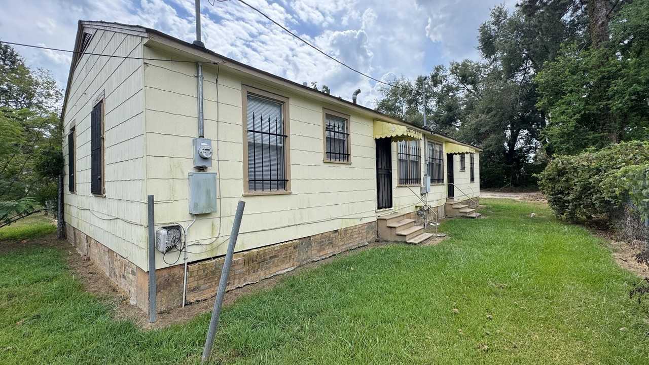711 Plum St #B - Photo 4 of 14