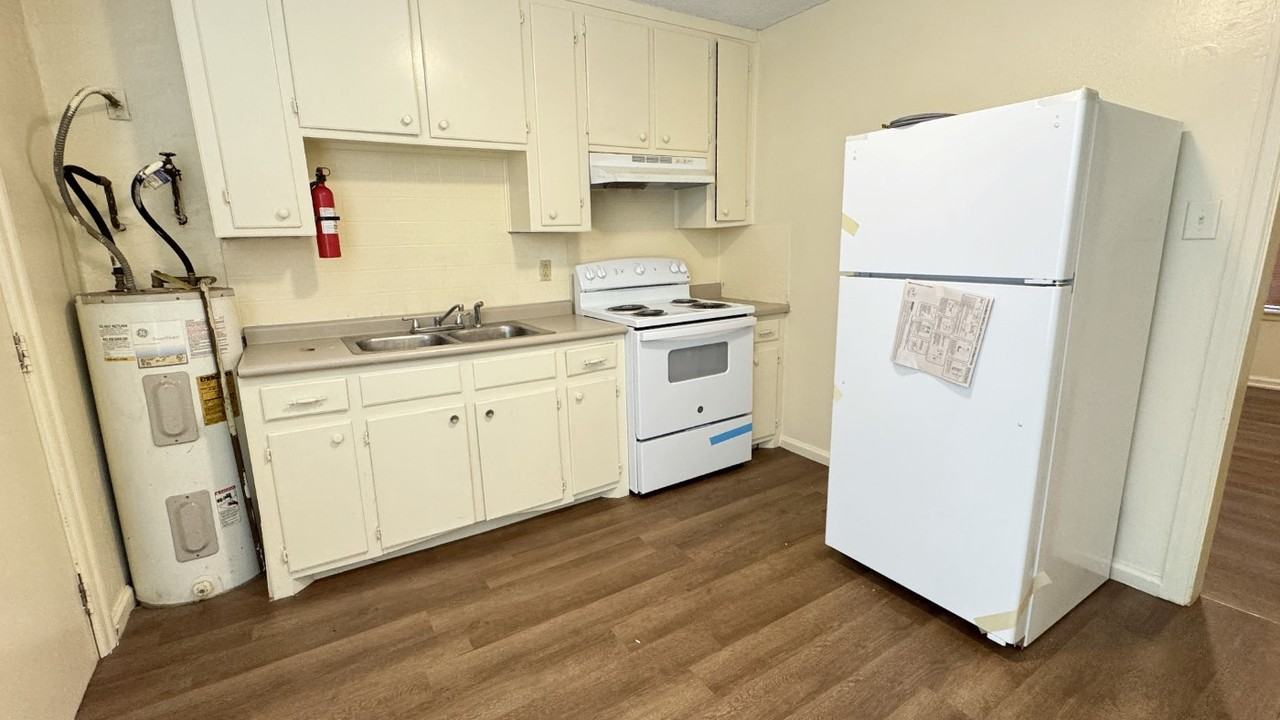711 Plum St #B - Photo 5 of 14