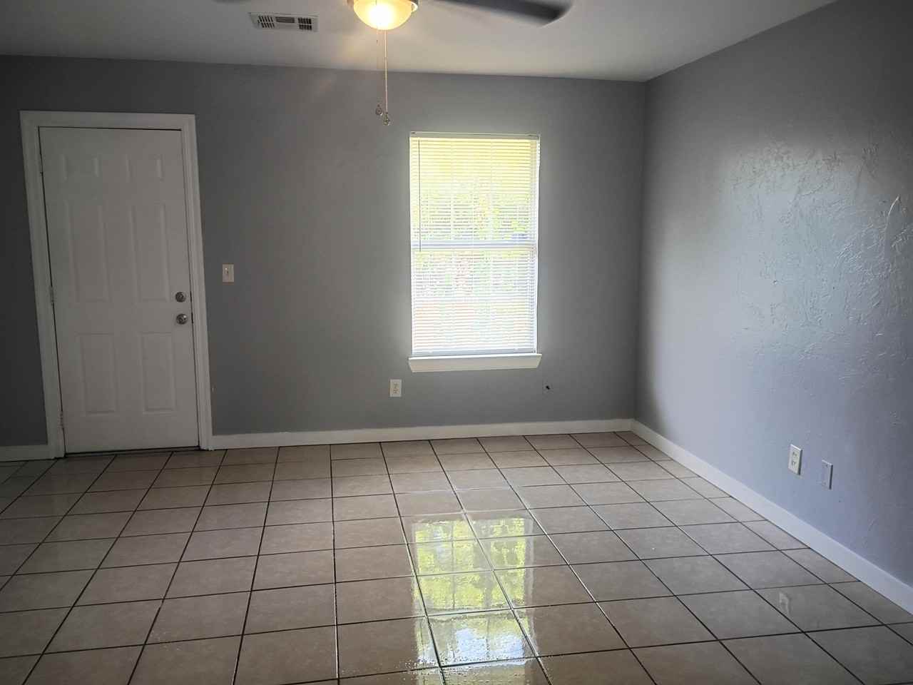 615 Se 13th St - Photo 3 of 12