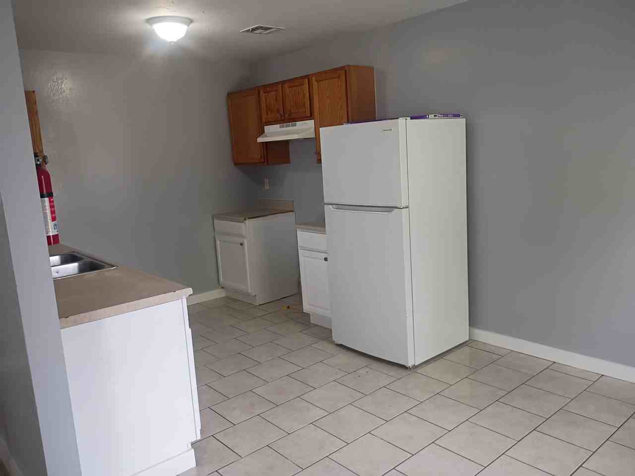 615 Se 13th St - Photo 4 of 12