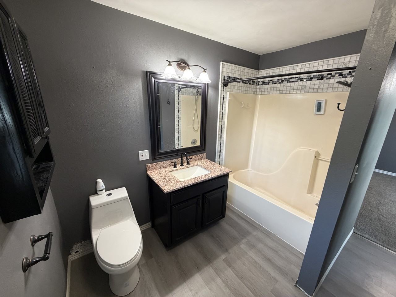 305 W Lindburg St - Photo 7 of 17