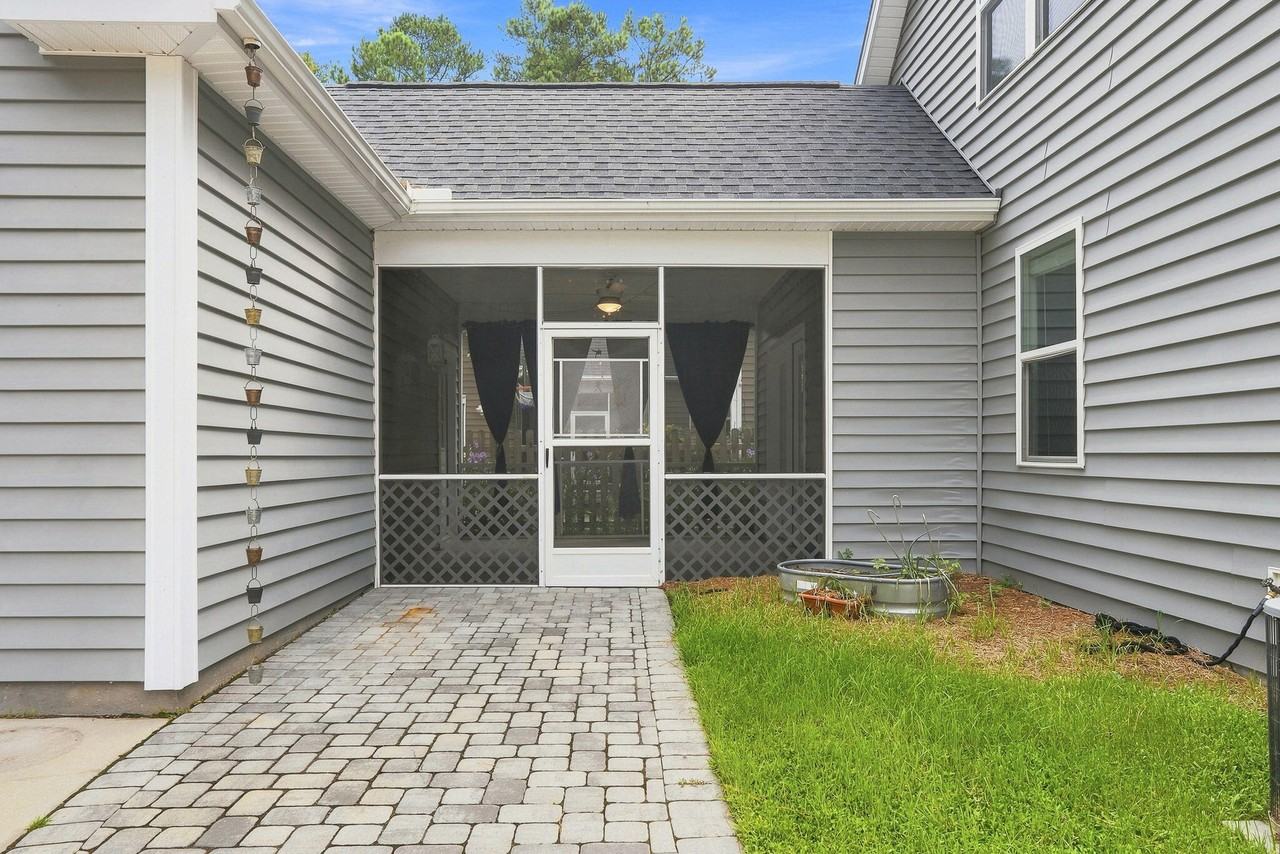 1679 Seabago Dr - Photo 4 of 26