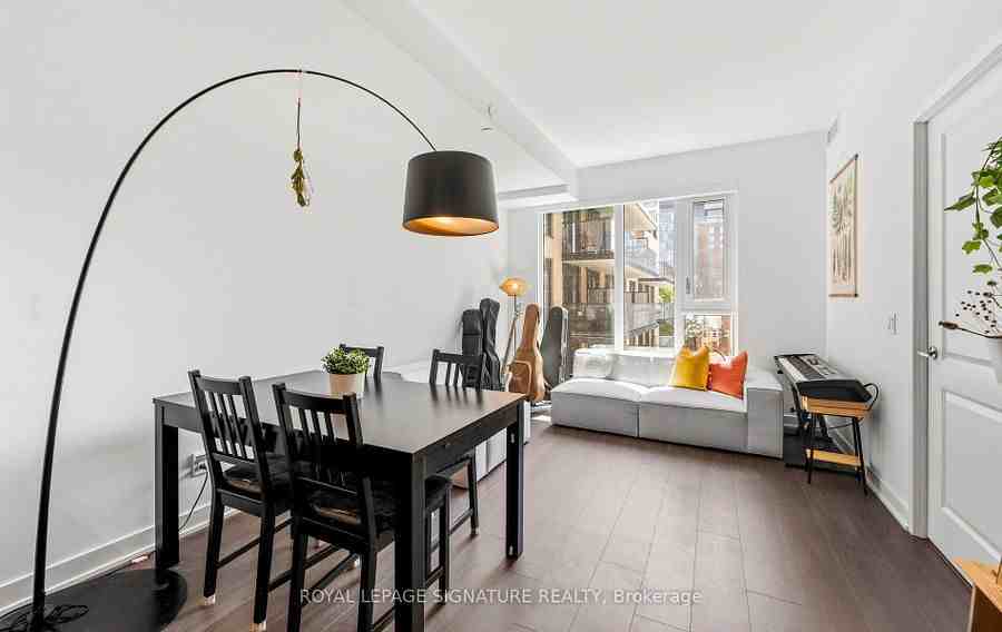 543 Richmond St W - Photo 2 of 20