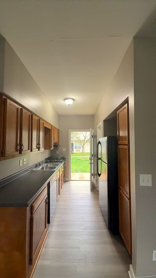 Amazing Apartments Downtown Bloomington - Photo 5 of 16