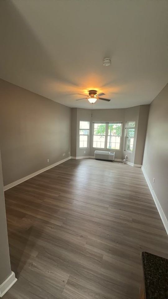 Amazing Apartments Downtown Bloomington - Photo 6 of 16