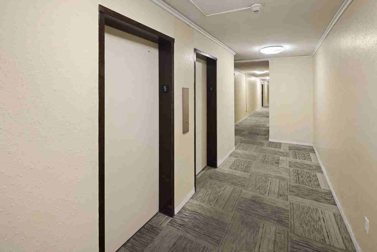 2185 Lawrence Avenue East - Photo 3 of 17