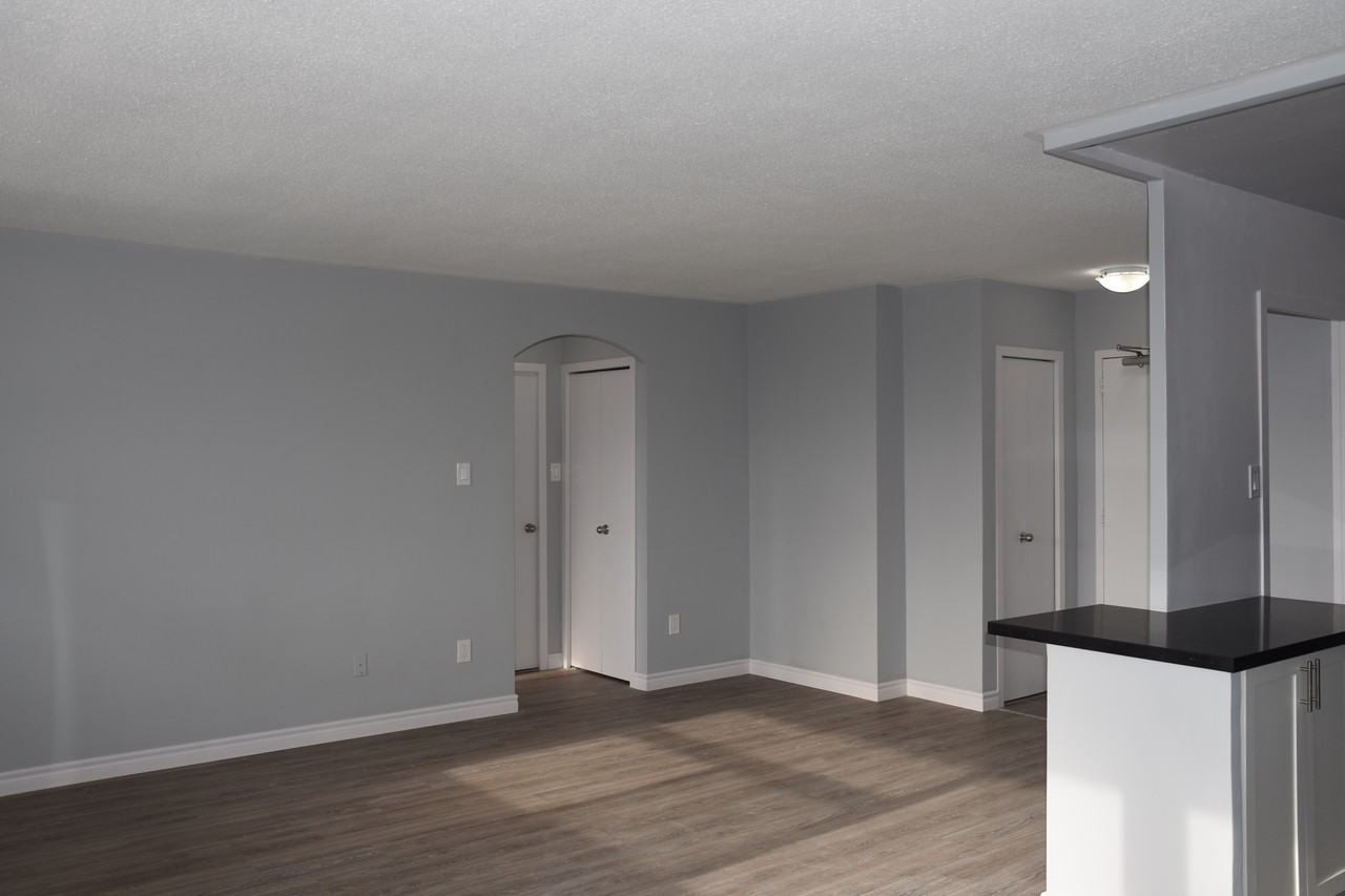 2185 Lawrence Avenue East - Photo 7 of 17