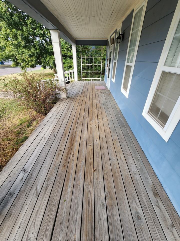 720 E 9th St #1 - Photo 2 of 17
