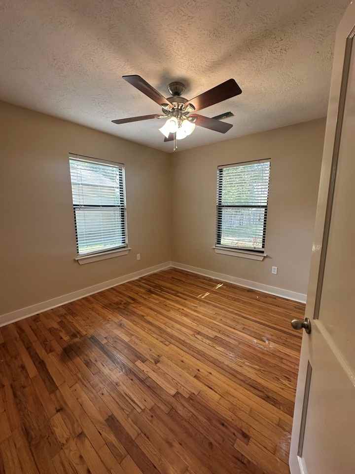 1700 Franklin St #1 - Photo 3 of 10