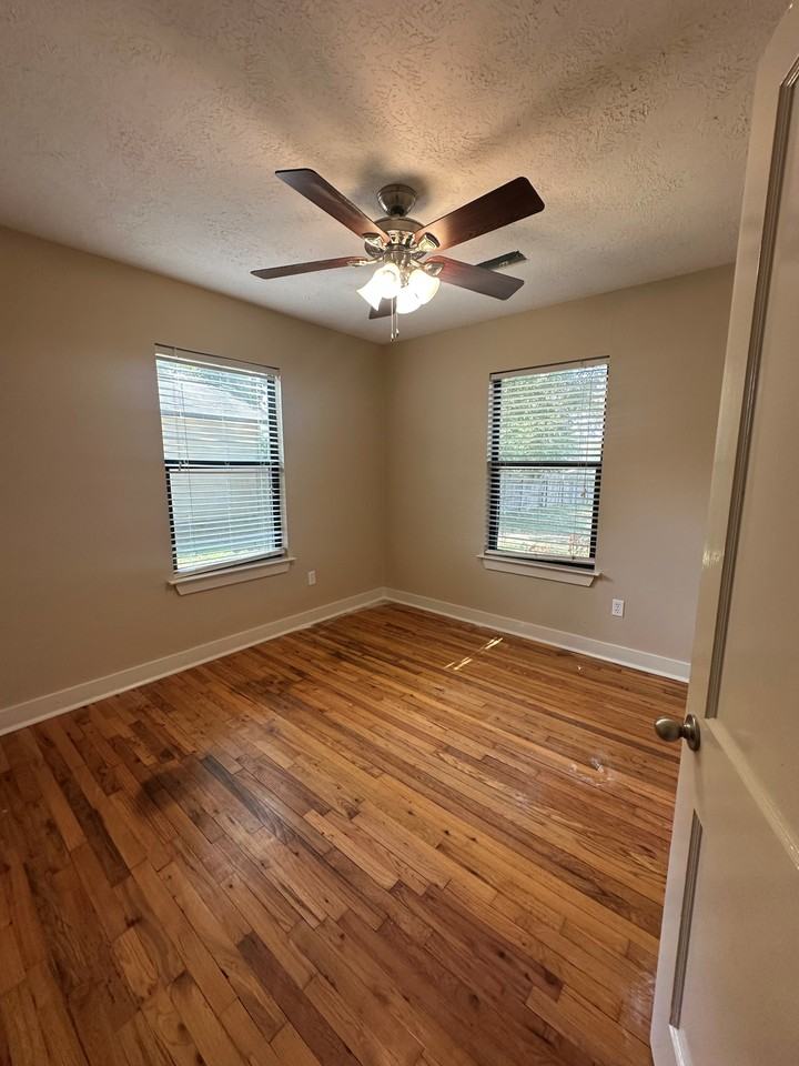 1700 Franklin St #1 - Photo 6 of 10