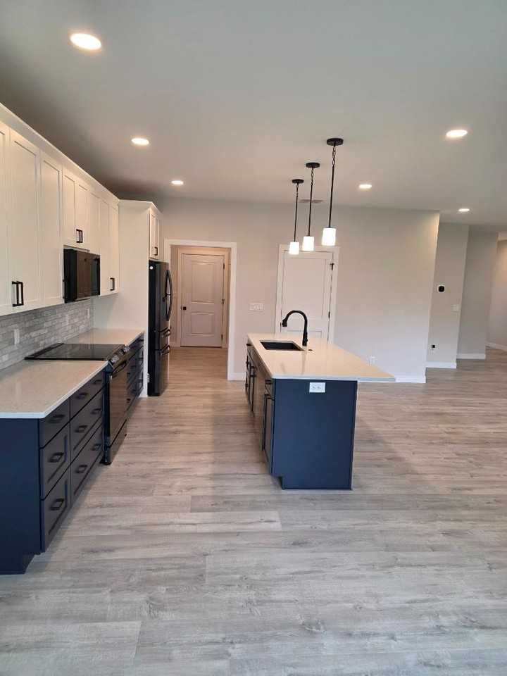 4124 Silver Blvd - Photo 7 of 11