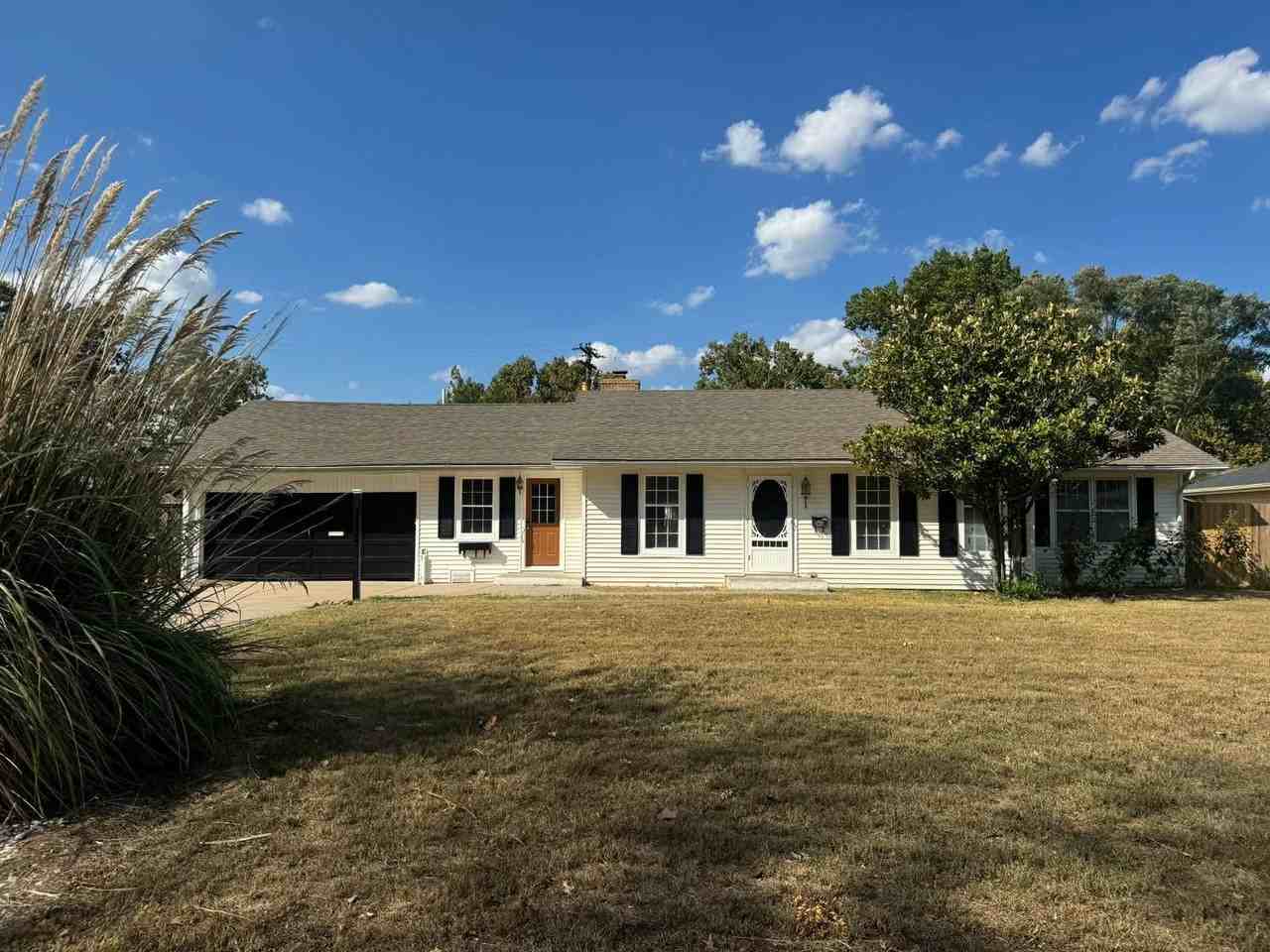 120 Carlton Rd - Photo 2 of 3