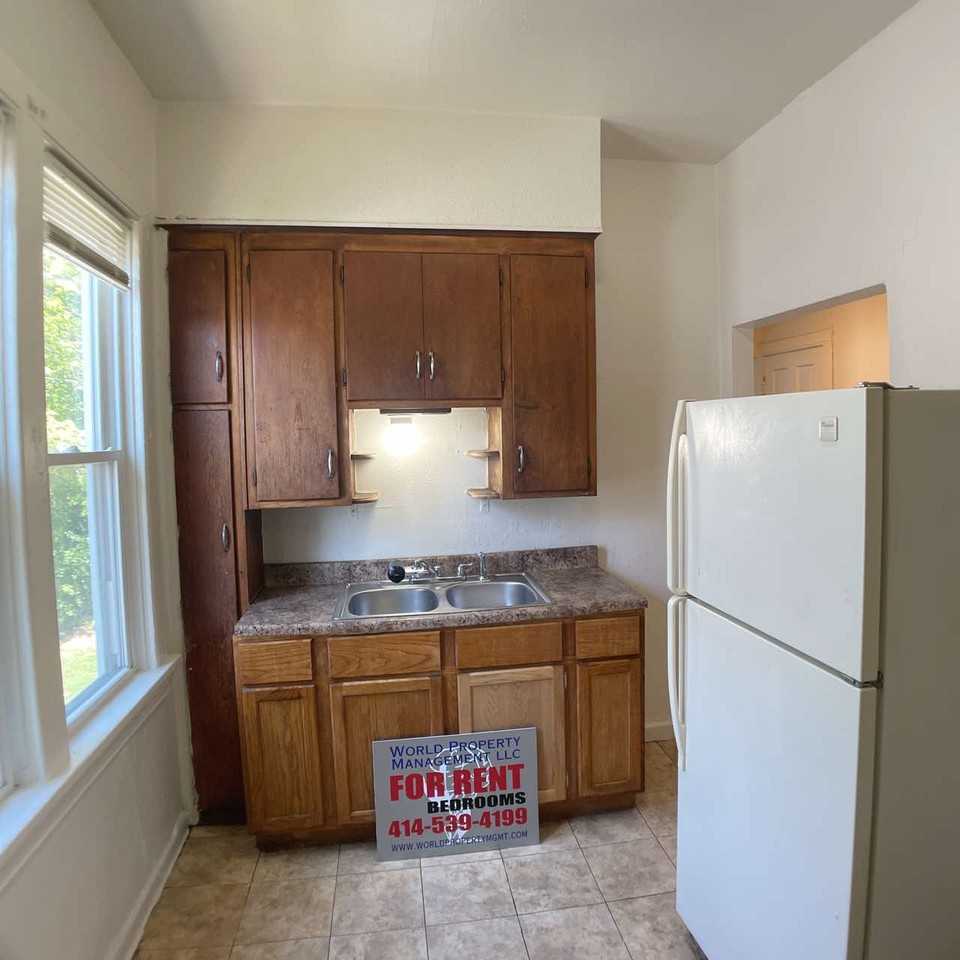 1000 W North Ave #B - Photo 3 of 11
