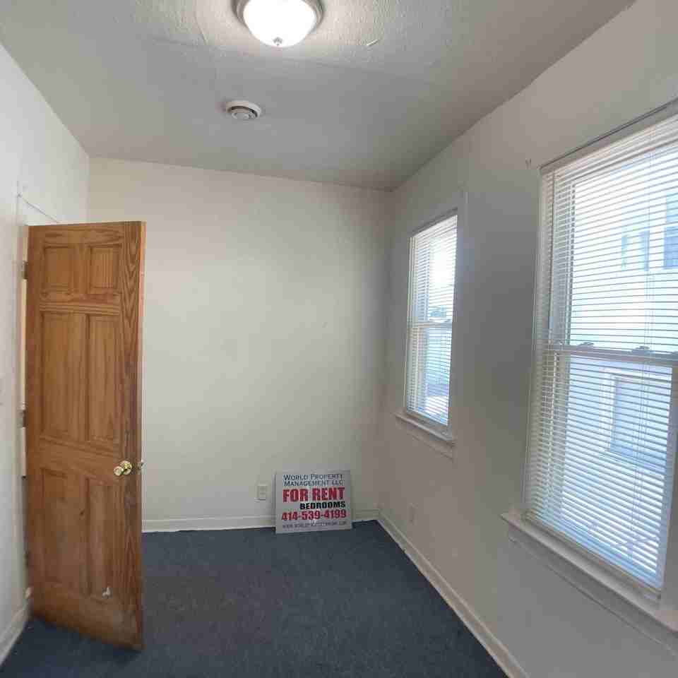 1000 W North Ave #B - Photo 6 of 11