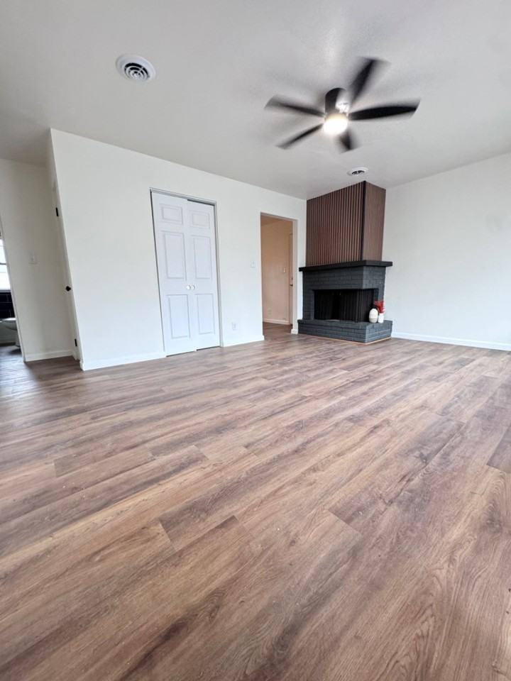 1609 Foster Dr - Photo 3 of 20