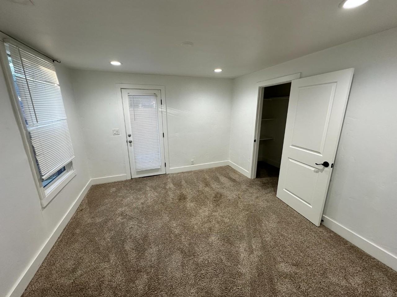 5237 9th Ave - Photo 6 of 10