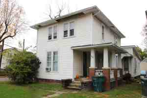 featured image of 1526 1/2 W Jackson St