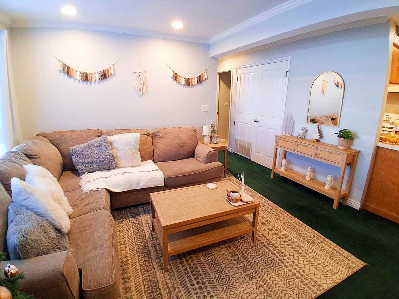 1541 N Riverside Ave - Photo 2 of 22