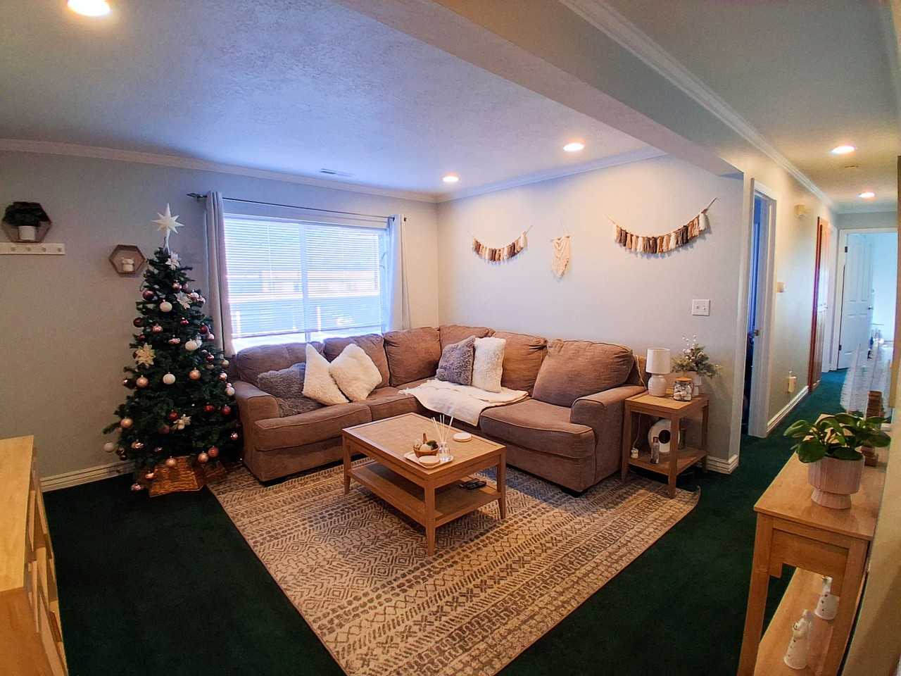 1541 N Riverside Ave - Photo 7 of 22