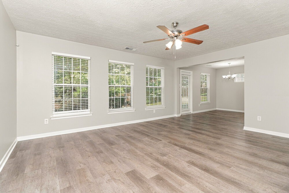 239 Topaz Dr - Photo 5 of 17