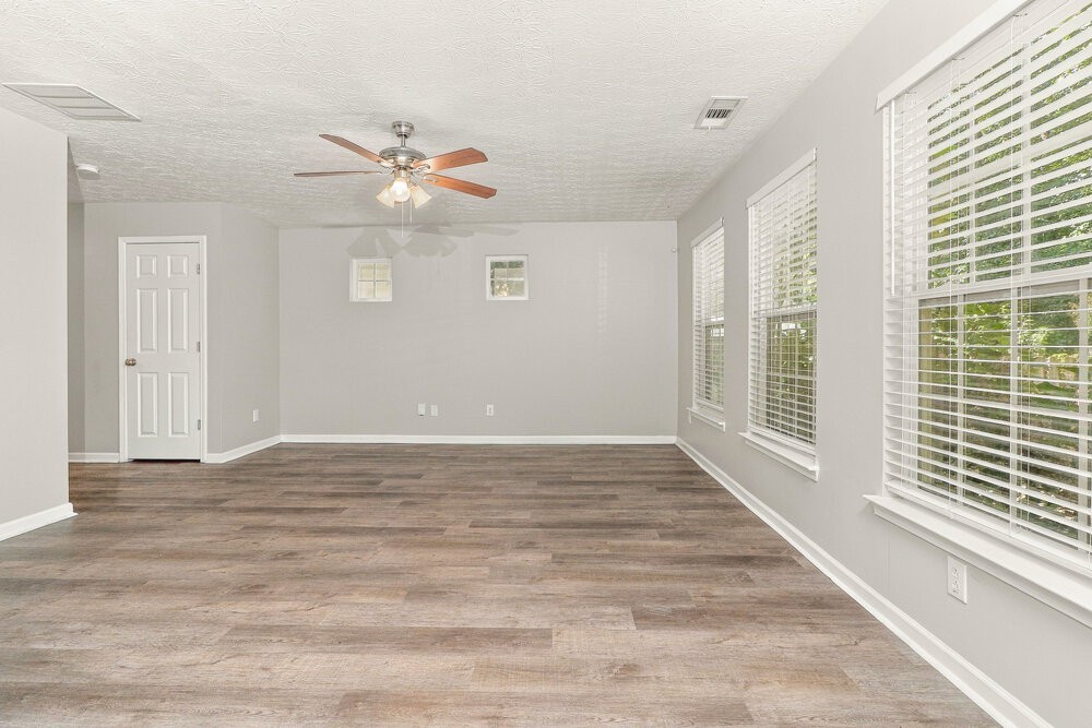 239 Topaz Dr - Photo 7 of 17