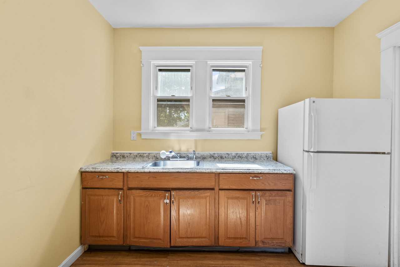 855 Woodward Ave #1 - Photo 3 of 32