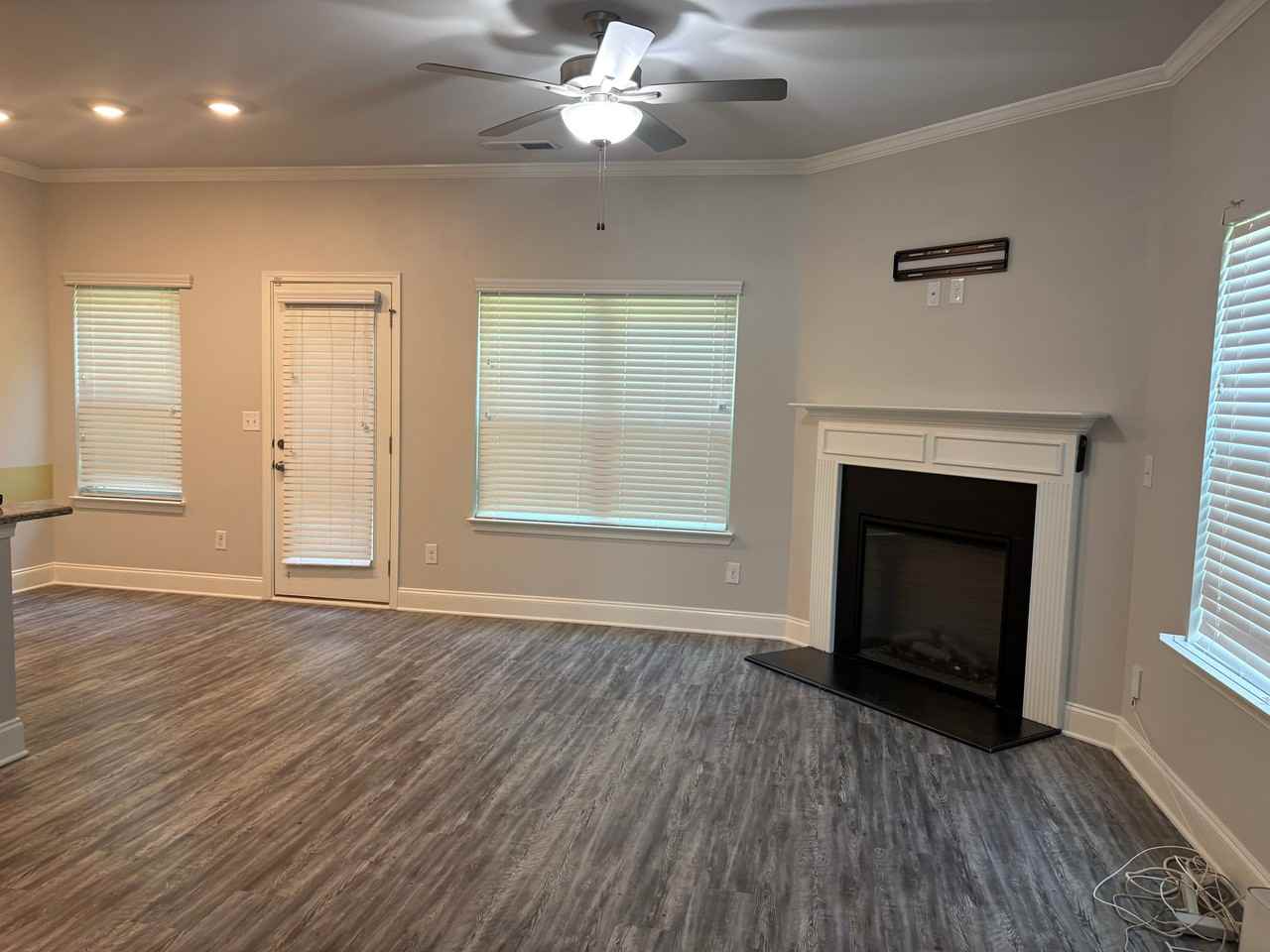 2557 Castellan Dr - Photo 3 of 17