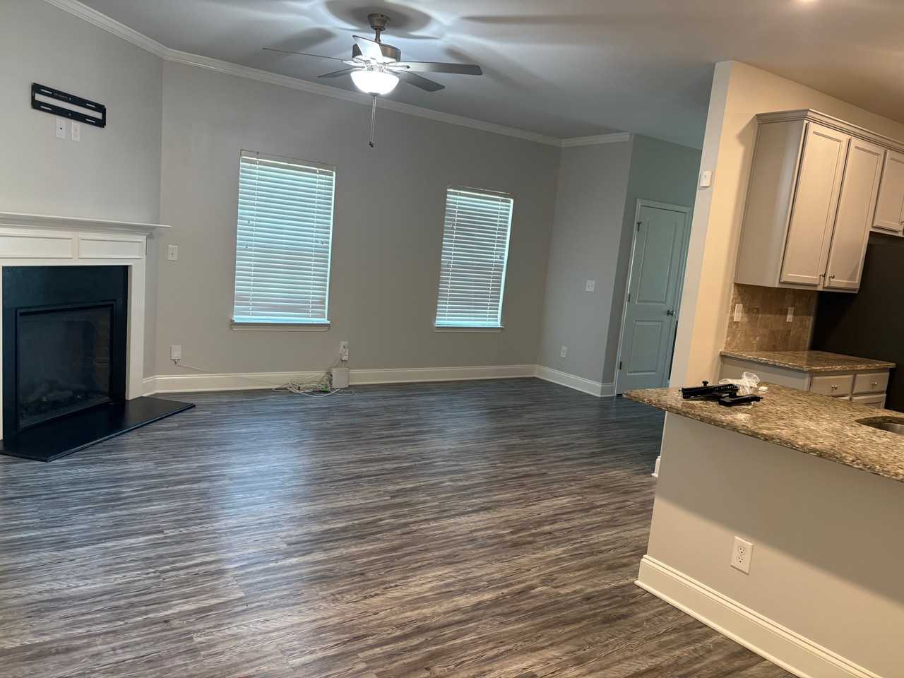 2557 Castellan Dr - Photo 4 of 17