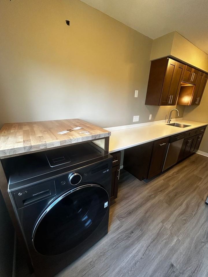1807 E 3rd St #9 - Photo 2 of 14