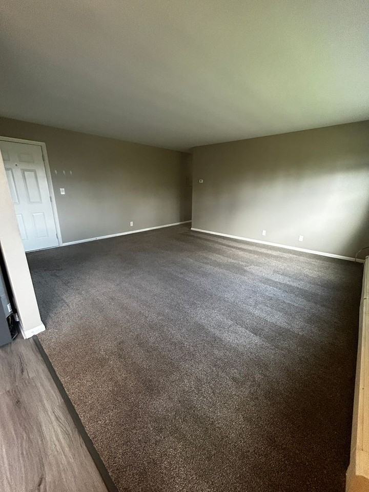 1807 E 3rd St #9 - Photo 3 of 14