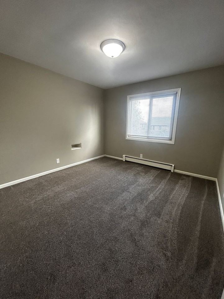 1807 E 3rd St #9 - Photo 7 of 14