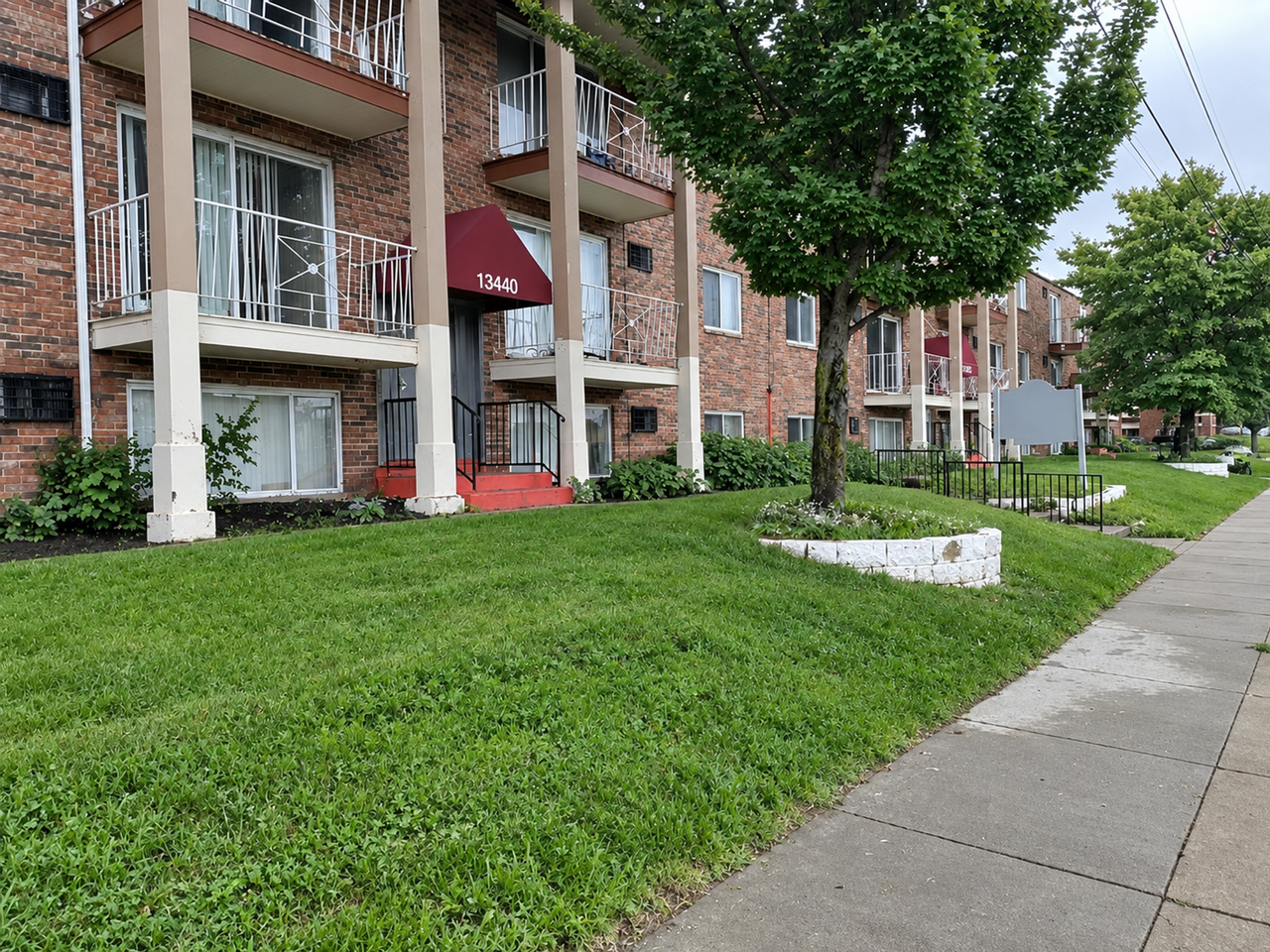 Euclid Emerald Apartments - Photo 2 of 28