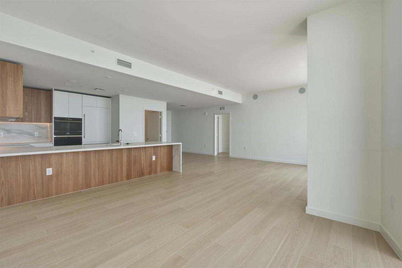 NE 15th St & Biscayne Blvd - Photo 4 of 23
