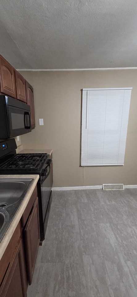 205 Elbring Dr #1 - Photo 7 of 17