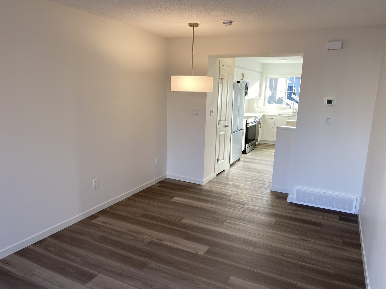 17832 78 St Nw - Photo 4 of 25