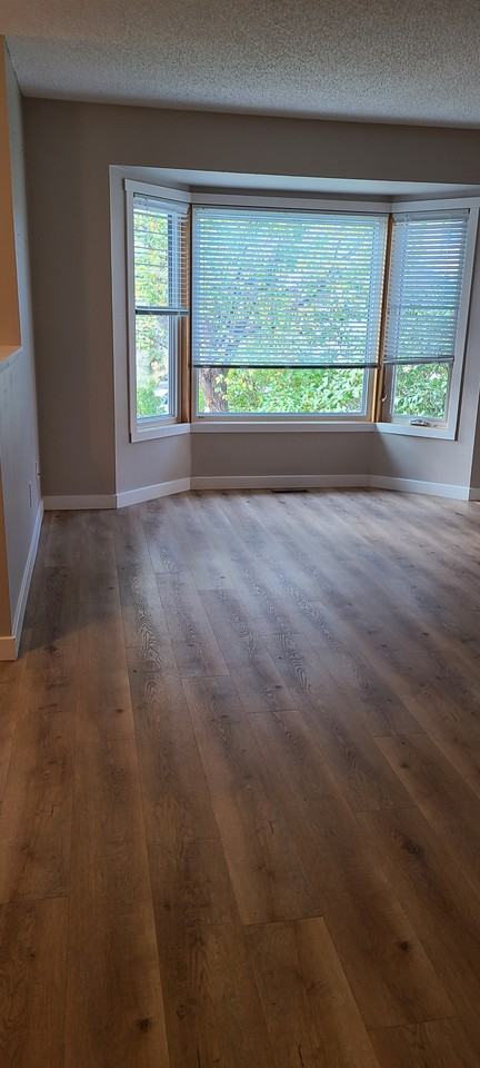 28 Bedwood Cres Ne - Photo 2 of 13
